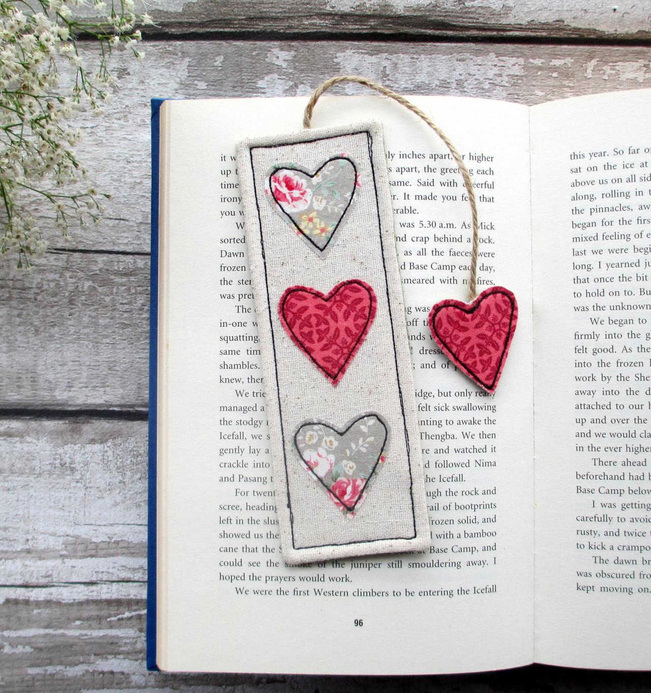 Heart Bookmark, Fabric Bookmark, Unique Bookmark, Gift for Book Lover / Bookworm / Teacher